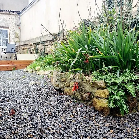 Jolie Maison Renovee Avec Jardin Esnandes