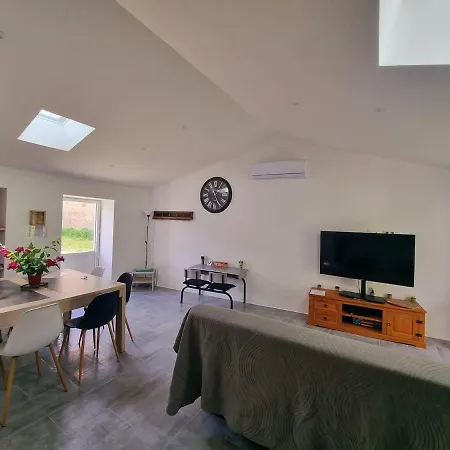 Jolie Maison Renovee Avec Jardin Holiday home *