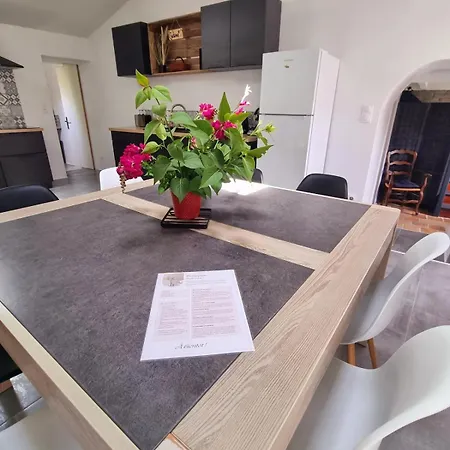 Holiday home Jolie Maison Renovee Avec Jardin Esnandes
