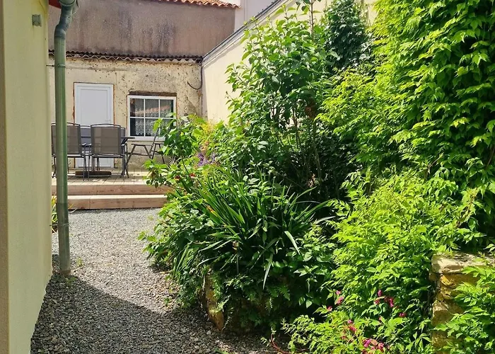 L Escale Esnandaise Esnandes